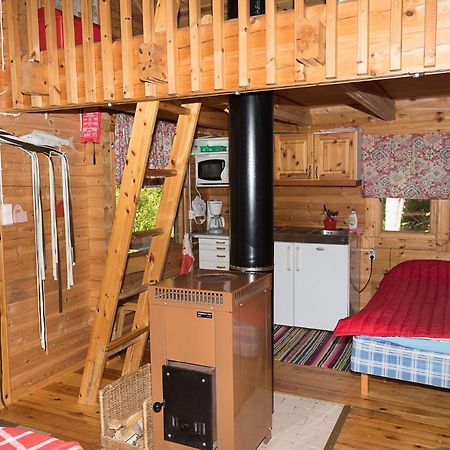 Pihlajamaeen Lomamoekit Vanhakyla Extérieur photo