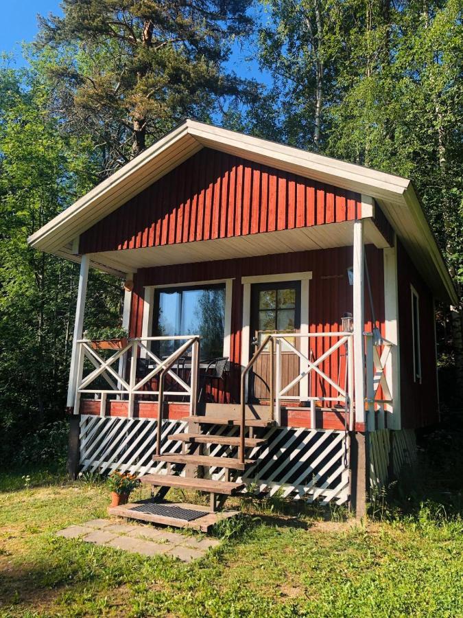 Pihlajamaeen Lomamoekit Vanhakyla Extérieur photo