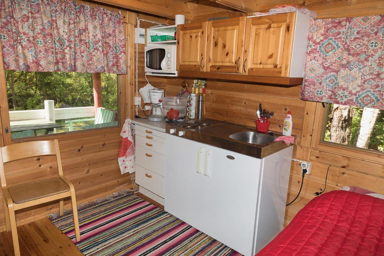 Pihlajamaeen Lomamoekit Vanhakyla Extérieur photo