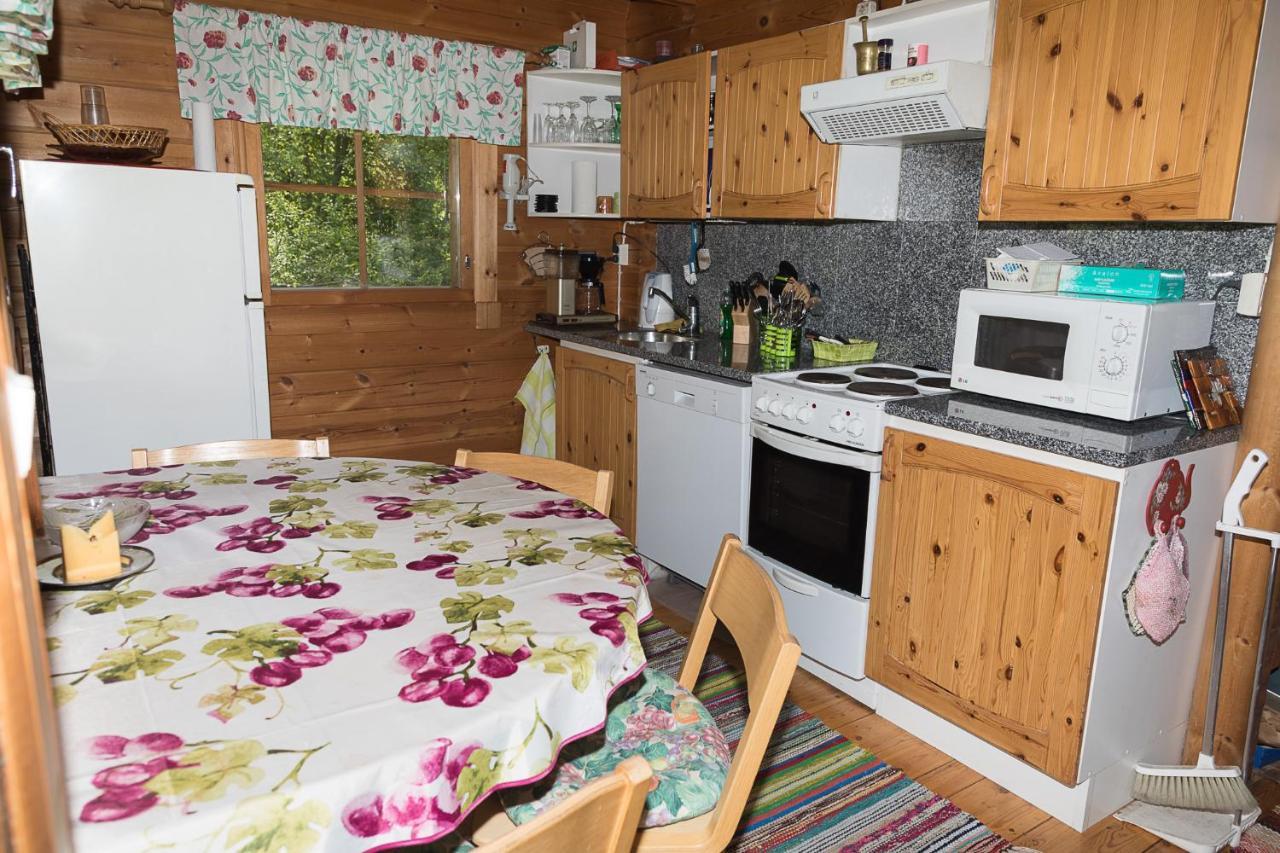 Pihlajamaeen Lomamoekit Vanhakyla Extérieur photo