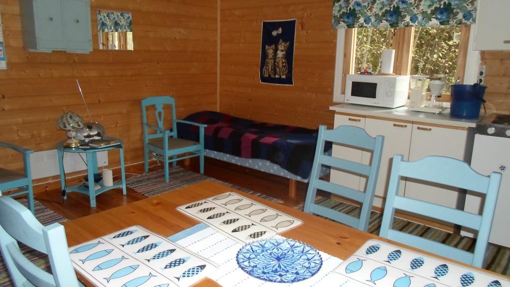 Pihlajamaeen Lomamoekit Vanhakyla Chambre photo